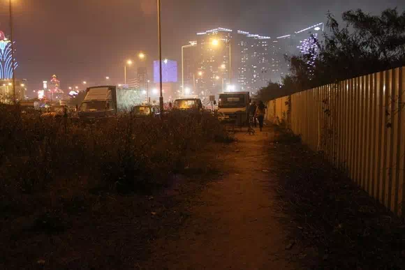 從澳門旅遊塔前往澳門爆竹煙花燃放區